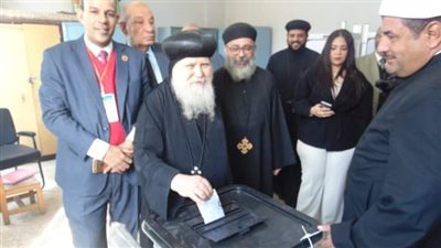 وكيل الأوقاف بسوهاج والأنبا باخوم يدليان بصوتيهما في الانتخابات الرئاسية