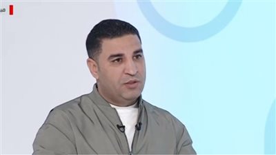 مصطفى ثابت: 