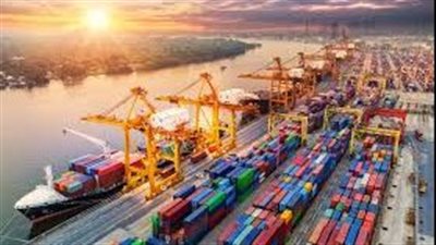 تداول 37 سفينة حاويات وبضائع عامة بميناء دمياط
