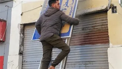 محافظ أسيوط يكلف رؤساء المراكز والأحياء بمراجعة الإعلانات بالشوارع والميادين