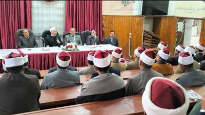 عميد كلية الدراسات الإسلامية بنات بسوهاج يفتتح دورة اللغة العربية للأئمة بالمحافظة
