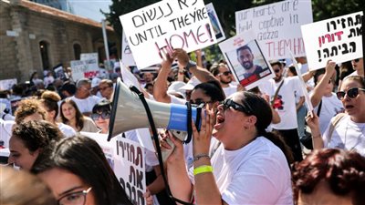  إعلام إسرائيلي: حماس تضع شروطا جديدة لإطلاق سراح الرهائن 