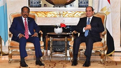 دبلوماسي: المشهد الإقليمي مضطرب.. ومصر شريك أصيل في استقرار البحر الأحمر 