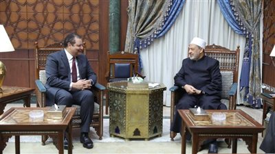 شيخ الأزهر يستقبل رئيس الهيئة العامة للاعتماد والرقابة الصحية (تفاصيل)