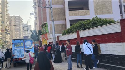 توافد طلاب الشهادة الإعدادية في الدقهلية على 590 لجنة لأداء امتحان الهندسة والتربية الفنية