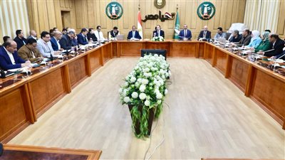 محافظ المنوفية يناقش آليات تنفيذ الموجة الـ 22 لإزالة التعديات على الأراضي الزراعية وأملاك الدولة