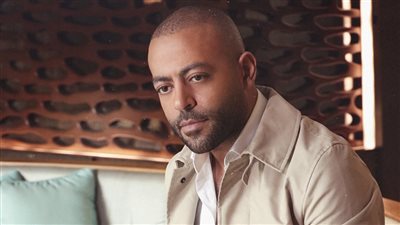تامر عاشور: 