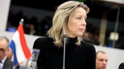 ماذا تفعل وزيرة الدفاع الهولندية في العريش؟ (فيديو)