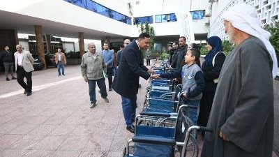 محافظ الدقهلية يسلم الكراسي المتحركة والدراجات لذوي الاحتياجات الخاصة