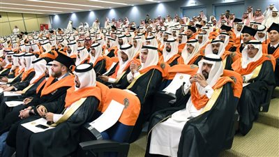 جامعة الأمير محمد بن فهد تحتفي بتخرج 450 طالبًا من خريجيها