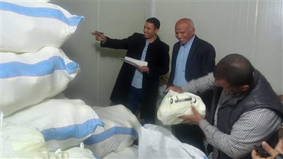 ضبط 21 طن سمن غير صالح داخل مصنعين مخالفين في العياط (صور)