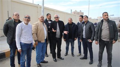 محافظ الجيزة يتابع مشروع تحسين الرؤية البصرية وطلاء العقارات المحيطة بمحطة قطارات الصعيد 