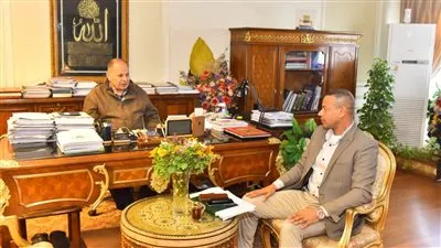 محافظ أسيوط يوجه باستمرار فتح منافذ ومعارض لبيع السلع الغذائية بأسعار مخفضة 