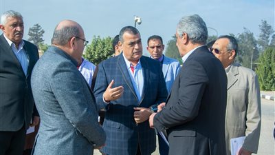 وزير الإنتاج الحربي يفاجئ العاملين بشركة 