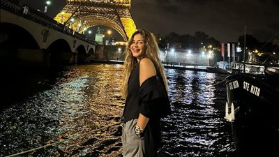 من أمام برج إيفل.. منة فضالي في أحدث ظهور لها