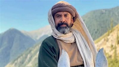 النجم كريم عبد العزيز يهنئ غادة عادل بـ 