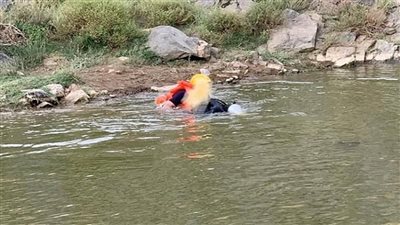 تحمل مصاريف أسرته فـ 