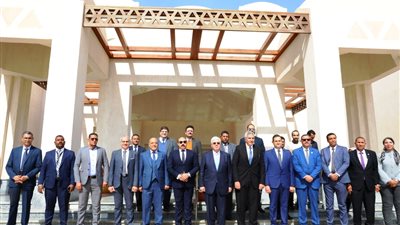 وزير التعليم العالي ومحافظ أسوان يتفقدان مركز إبداع مصر الرقمية بمقر الجامعة