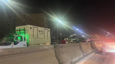 الرعب يسيطر على الطريق الدائري.. ماذا فعل سائق تريلا وقت الذروة؟