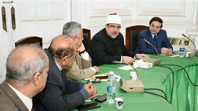 وزير الأوقاف يجتمع بلجنة الإعلام بالمجلس الأعلى للشئون الإسلامية
