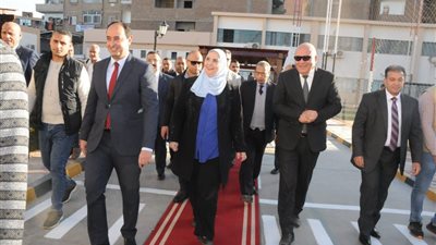 وزيرة التضامن ومحافظ قنا يتفقدان مركز العزيمة لعلاج وتأهيل مرضى الإدمان تمهيدًا لافتتاحه