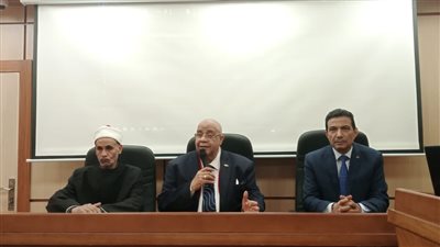 رئيس جامعة الأقصر يفتتح الدورة التدريبية السابعة لأئمة وزارة الأوقاف بالجامعة