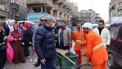 محافظ القليوبية يتفقد مبادرة طلاب المدارس 