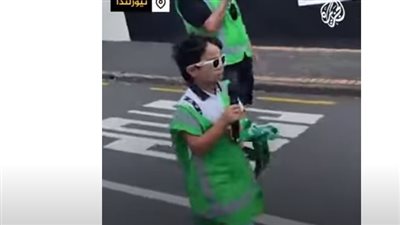 يقودها طفل.. مظاهرة تضامن لفلسطين في أحد شوارع نيوزيلندا