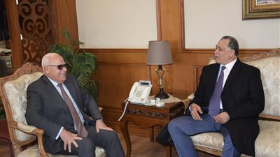 محافظ بورسعيد يستقبل نقيب المحامين 