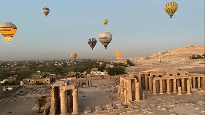 إلغاء رحلات البالون الطائر لسوء الأحوال الجوية في الأقصر اليوم 