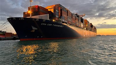 ميناء الإسكندرية يستقبل أكبر سفينة حاويات في تاريخه بحمولة 142 ألف طن