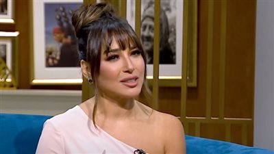 ساندي: غير راضية عن أول ألبوم قدمته.. ومشروع تخرجي كان عن مقبرة توت عنخ أمون