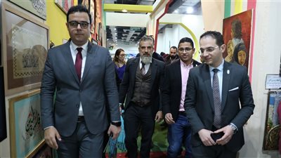 ممثل الأمم المتحدة للطفولة يزور جناح الأزهر بمعرض الكتاب