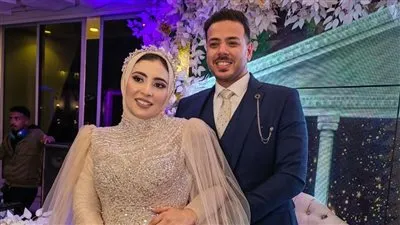 الفجر تهنئ الزميلة مي مرسي على خطوبة شقيقتها منة