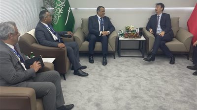 وزير الإنتاج الحربي يتفقد جناح 