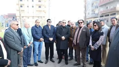 محافظ الشرقية يتفقد أعمال رصف ورفع كفاءة طريق 