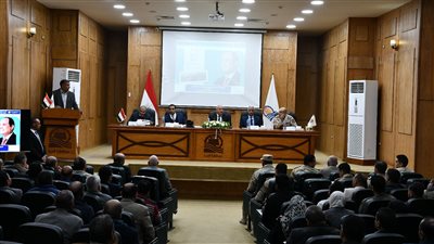 محافظ قنا: العمل بمشروعات حياة كريمة يسير بمعدلات سريعة طبقا لمعايير الجودة والكفاءة