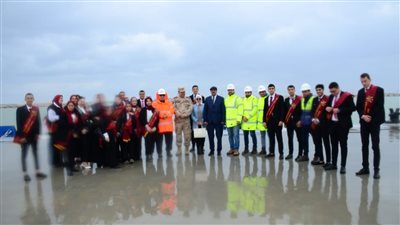 طلاب جامعة المنوفية في زيارة إلي ميناء أبو قير البحري