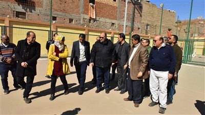 محافظ أسيوط يتفقد الأعمال الجارية بمشروع مركز شباب منفلوط