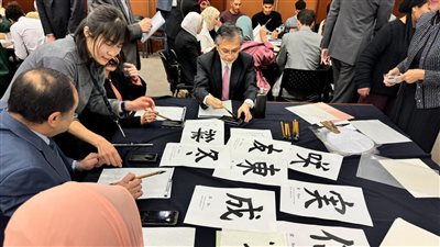 سفير اليابان بالقاهرة: عظمة الخط العربي والياباني تكمن استخدامهما لنحو ألفين سنة