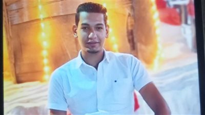 تشييع جثمان شاب قتله ابن عمه ذبحا بالفيوم