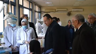 رئيس جامعة الإسكندرية يتفقد سير العملية التعليمية في بداية الدراسة بالفصل الدراسي الثاني