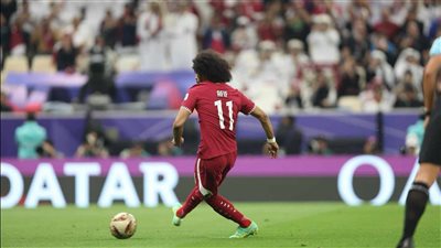 أكرم عفيف يحرز هدف قطر الثاني في مرمى الأردن.. فيديو