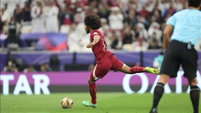 أكرم عفيف يوقع على هاتريك تاريخي أمام الأردن في نهائي كأس آسيا.. فيديو
