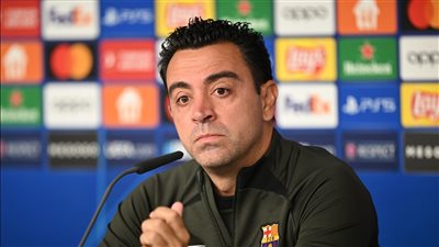 تشافي يعلن قائمة برشلونة لمواجهة غرناطة في الليجا