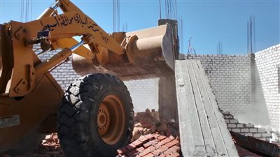 إزالة 34 حالة تعد على أراضي الدولة ببعض مراكز محافظة أسيوط