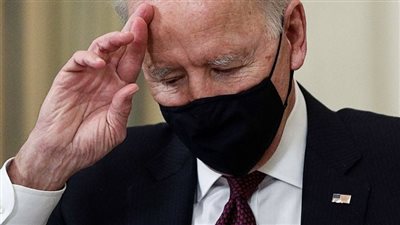 يعاني من الخرف بشهادة الأطباء.. هل سيظل بايدن رئيسًا للولايات المتحدة؟