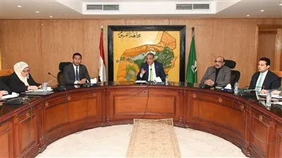 محافظ الفيوم يتابع جهود إعادة التوازن البيئي وتجهيزات إنزال زريعة أسماك لبحيرة قارون