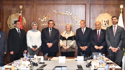 توقيع عقد جمع ونقل المخلفات البلدية الصلبة لخدمة حيّي شبرا الخيمة والخصوص