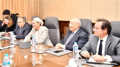 وزيرة البيئة تبحث مع ممثل المفوضية الأوروبية تطبيق تعديل الحدود الكربونية